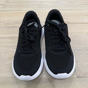 Kizik Unisex Lima Athletic Shoes - Black/White M’S6 / W’S 7,5